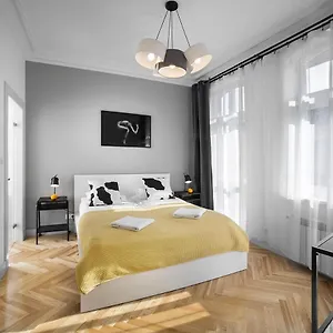  Apartament Pomarańczarnia